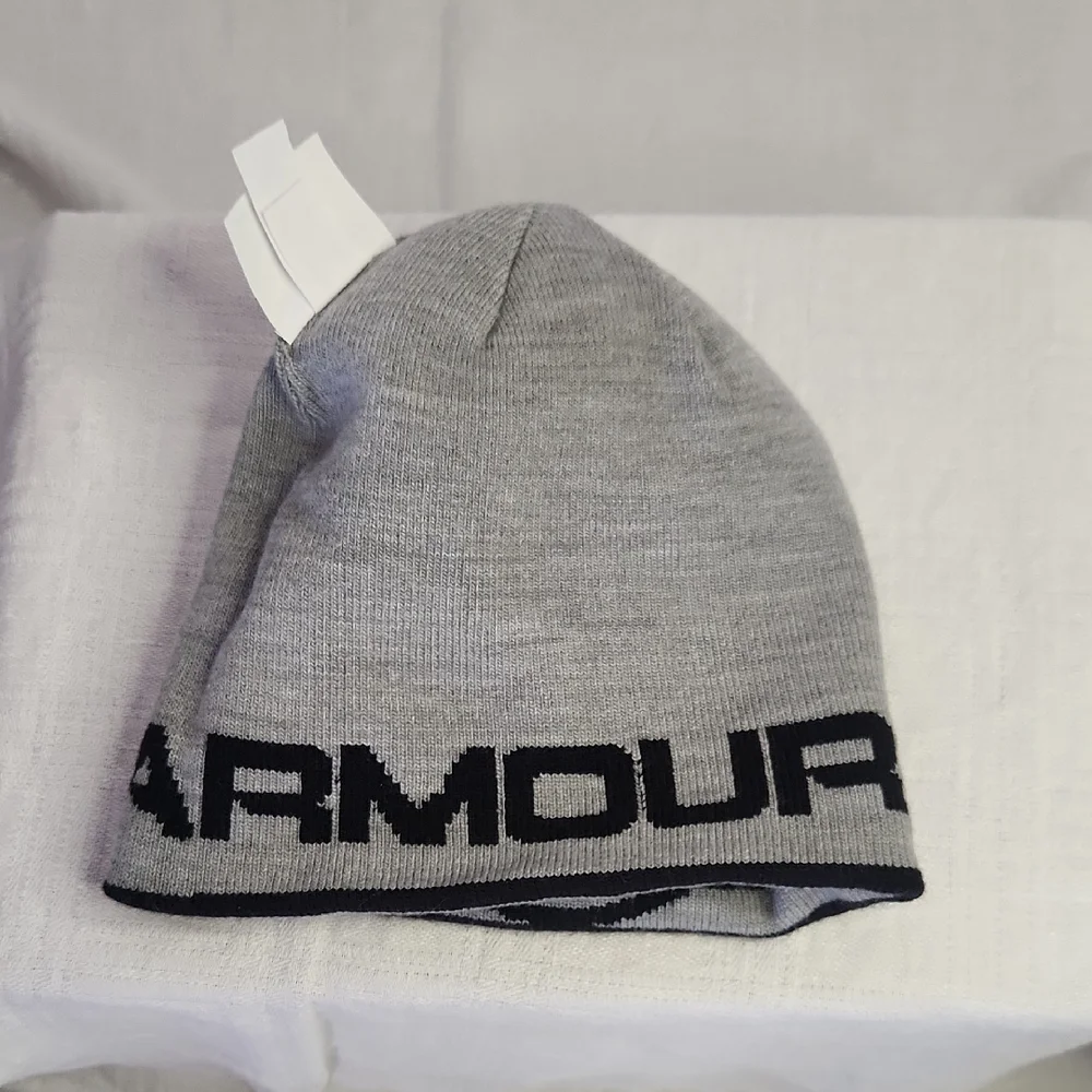 NWT Under Armour  Reversible Black and Gray Striped Beanie - Picture 6 of 8